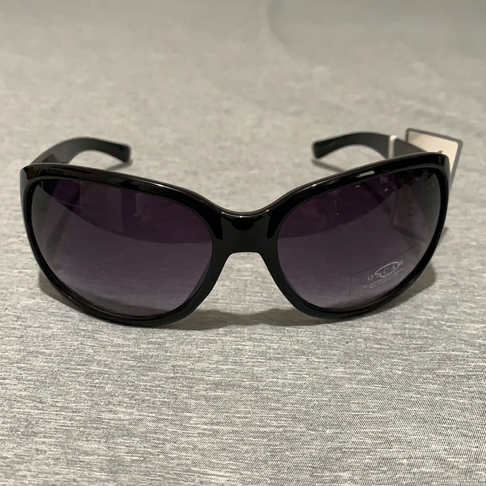 Oscar women’s sunglasses NWT